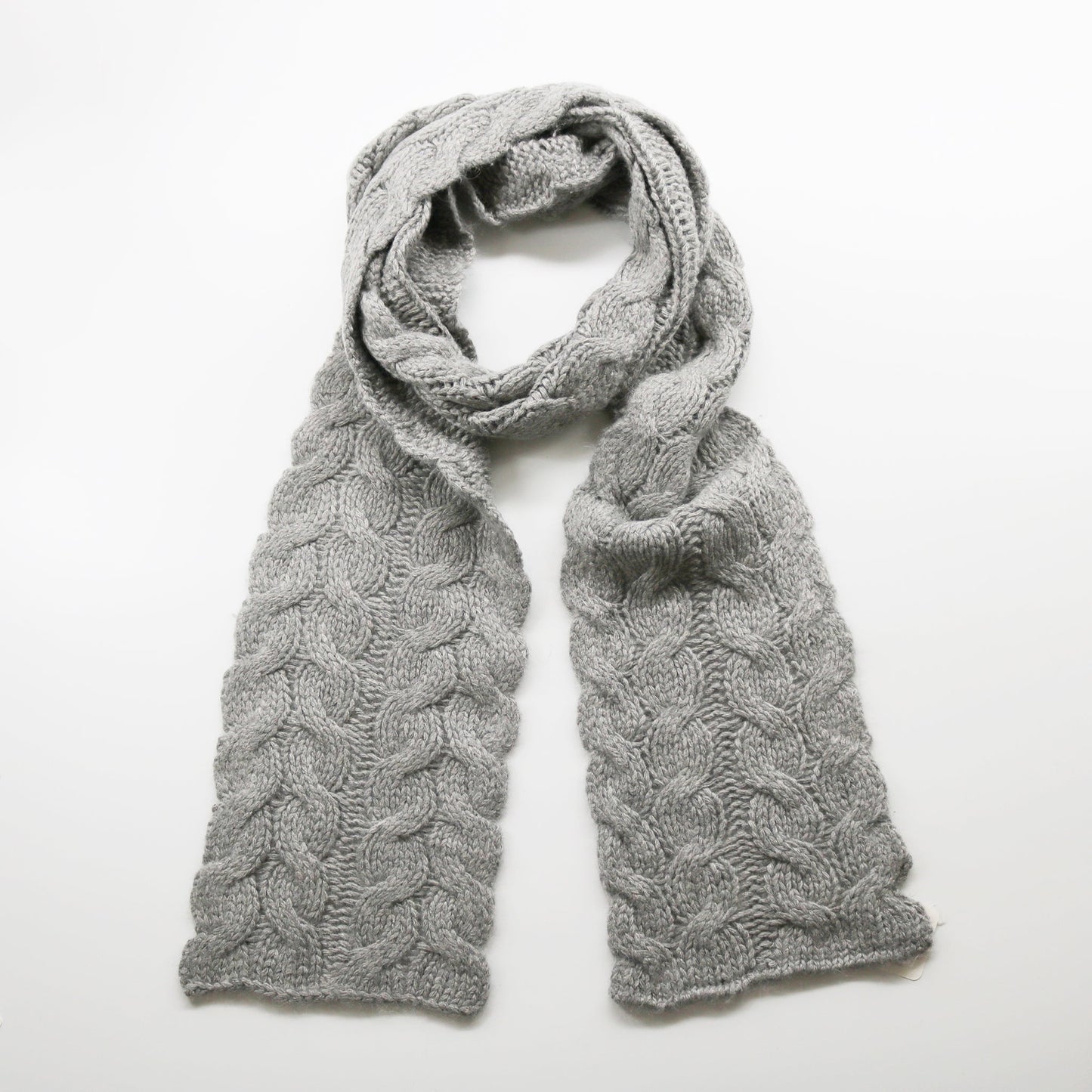 SCARF IN CABLES DESIGN
