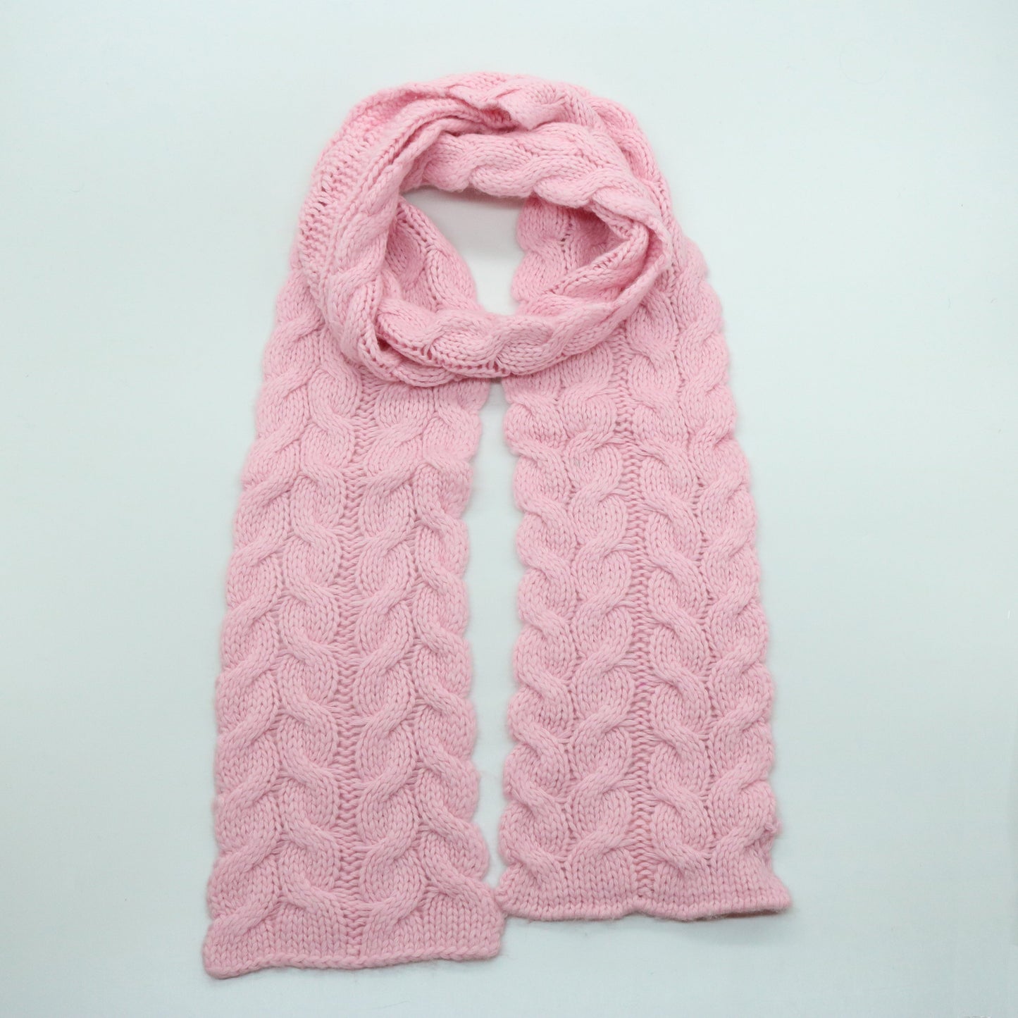 SCARF IN CABLES DESIGN