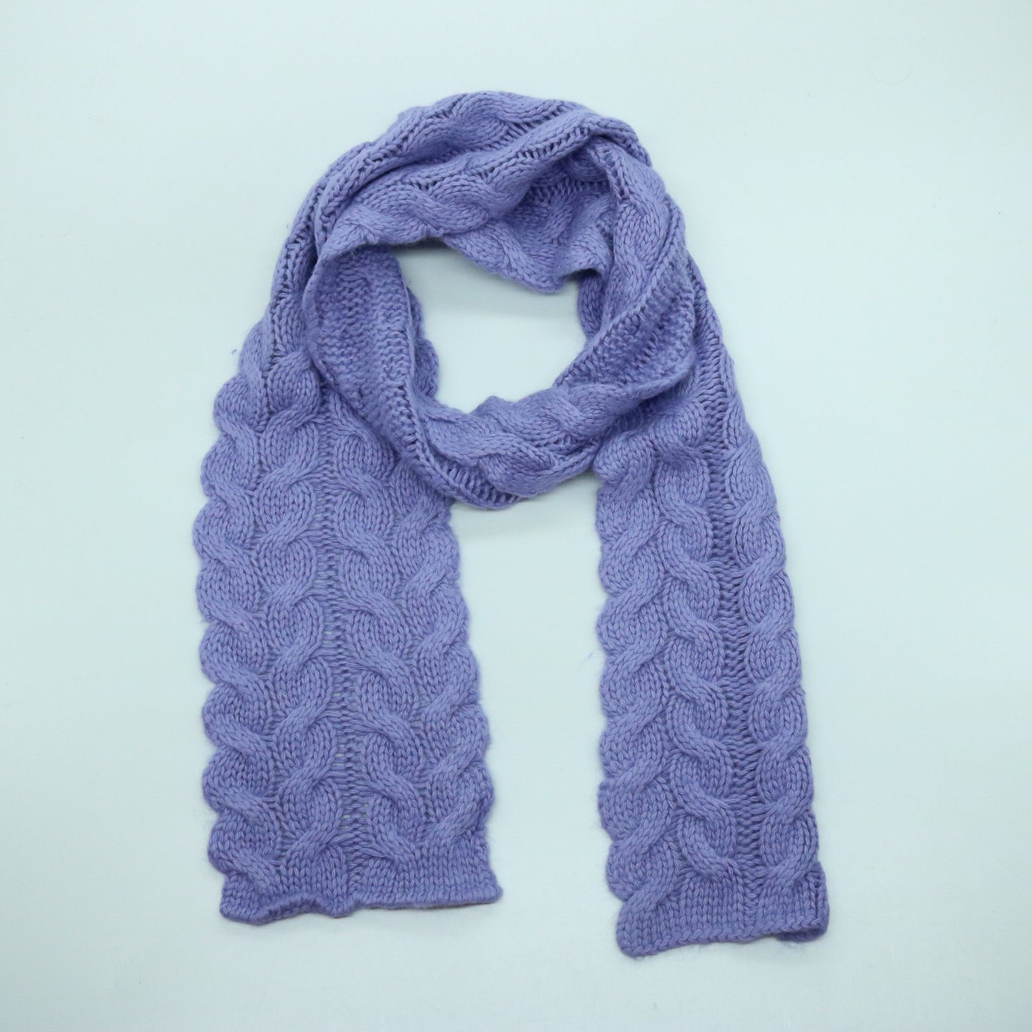 SCARF IN CABLES DESIGN